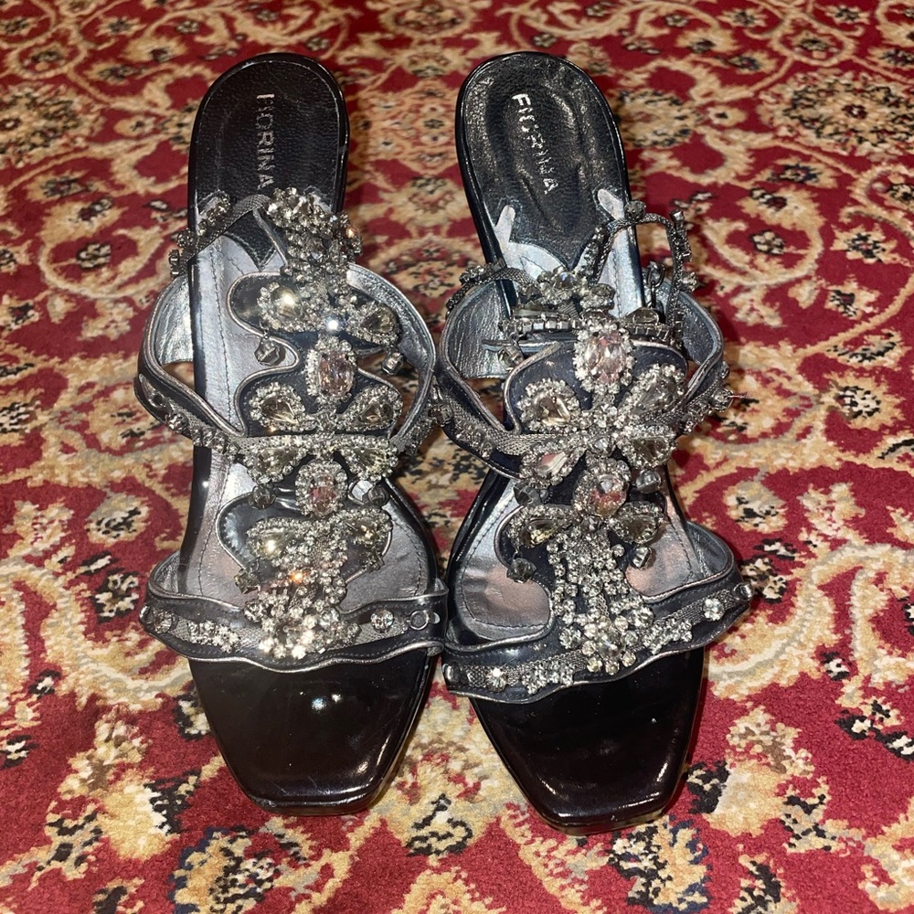 Black crystalized Fiorina heels.